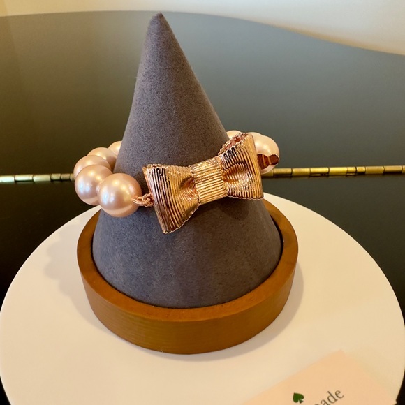 NWT Luxury authentic Minimalist Kate Spade chunky pearl bow statement bracelet - Picture 7 of 17